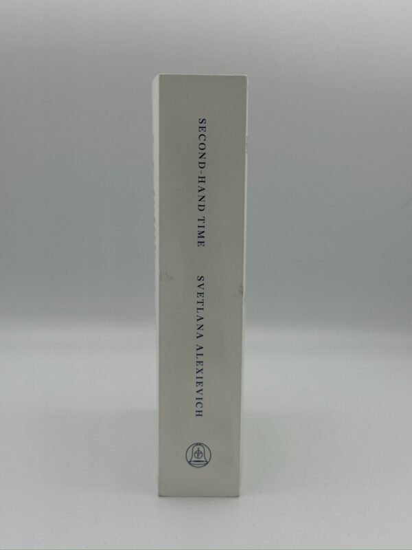 Second-Hand Time. The Last of the Soviets - Image 4